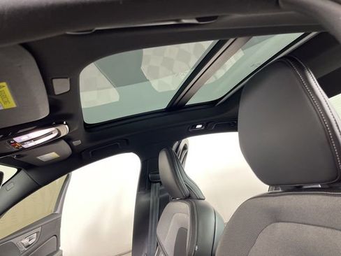 Used 2024 Volvo S60 B5 Plus FWD image 32