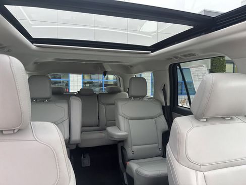 Used 2025 Ford Expedition Active image 39