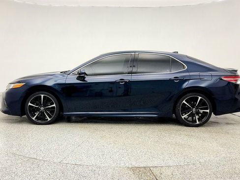 Used 2019 Toyota Camry XSE image 8