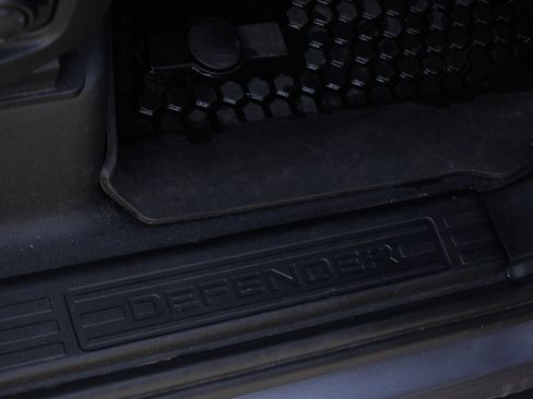 Used 2022 Land Rover Defender 110 S image 23