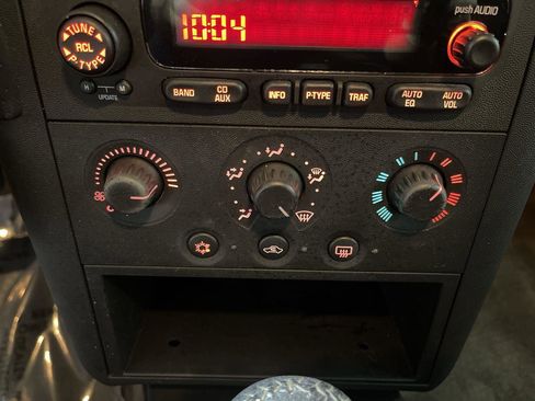 Used 2007 Pontiac Grand Prix w/ Sun And Sound Package FWD image 17