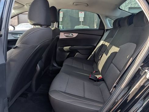 Used 2022 Kia Forte LXS FWD image 11