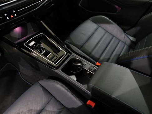 Used 2025 Volkswagen Golf image 80