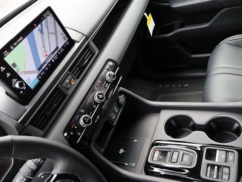 Certified 2025 Honda Pilot Elite image 20