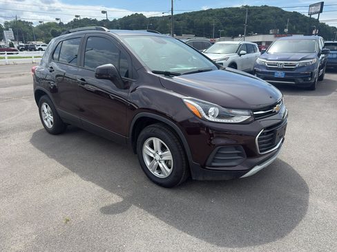 Used 2021 Chevrolet Trax LT AWD/4WD image 7