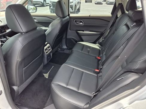 Used 2021 Nissan Rogue SV w/ Premium Package FWD image 10