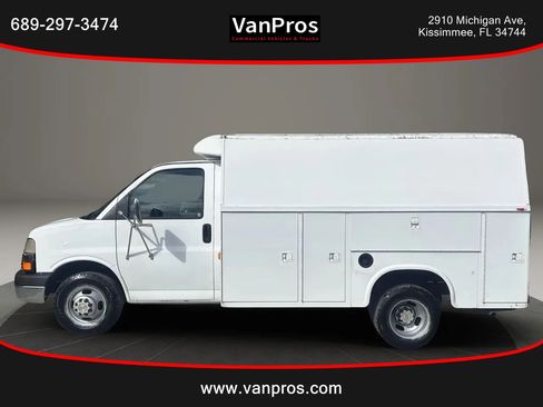 Used 2004 Chevrolet Express 3500 image 2