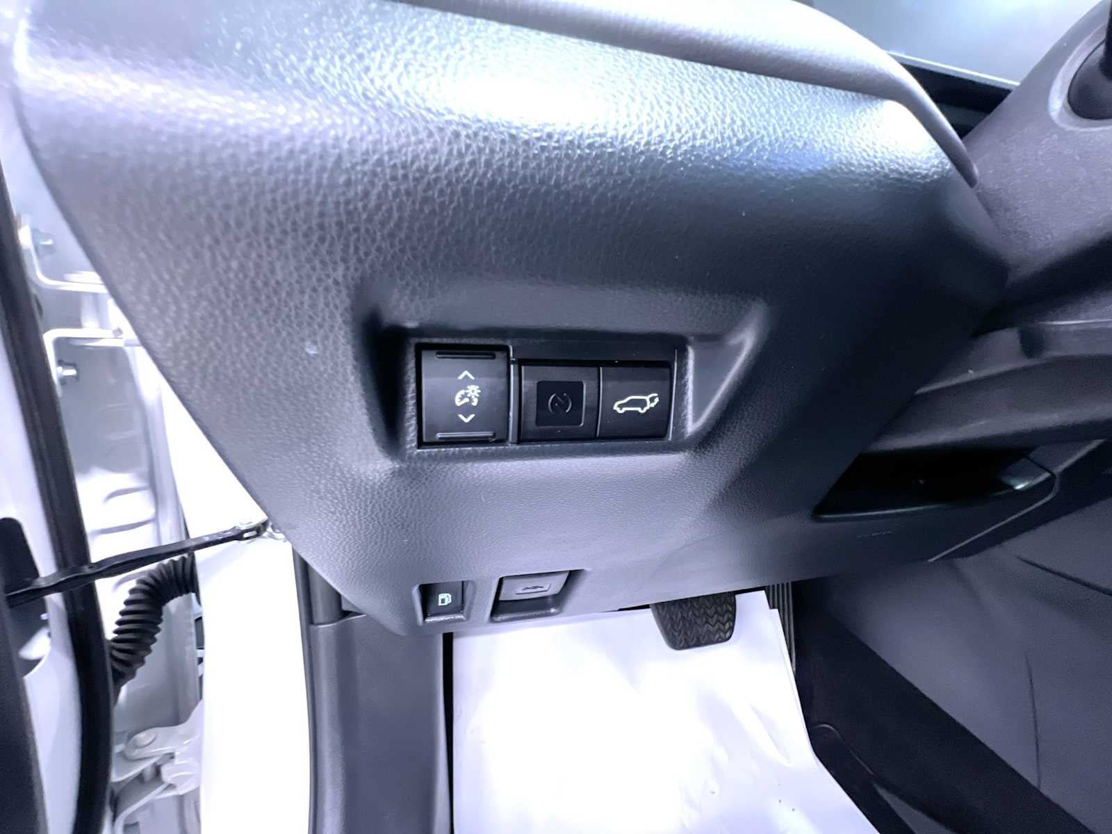 Used 2026 Toyota RAV4 XLE Premium AWD/4WD image 16