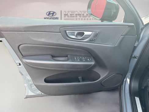 Used 2024 Volvo XC60 B5 Plus image 19