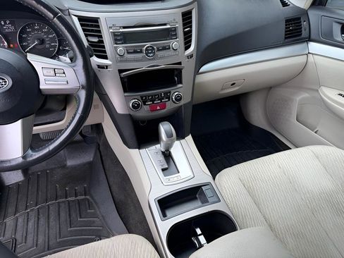 Used 2011 Subaru Outback 2.5i Premium image 43