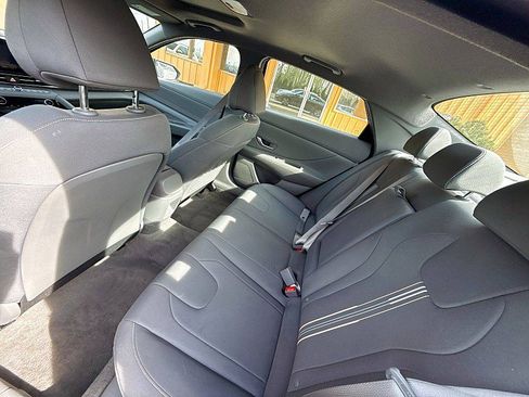 Used 2025 Hyundai Elantra SEL FWD image 12