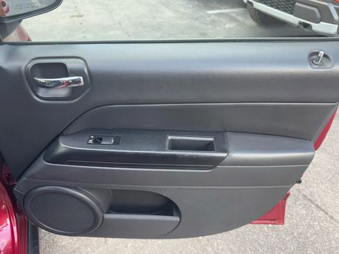 Used 2012 Jeep Compass Latitude w/ Sun/Sound Group image 27