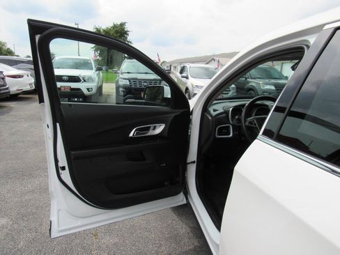 Used 2017 Chevrolet Equinox LT AWD/4WD image 13