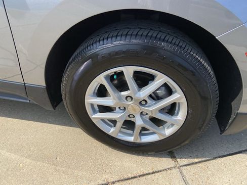 Used 2023 Chevrolet Equinox LS FWD image 32