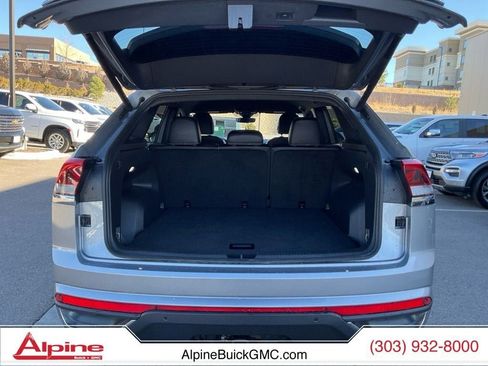 Used 2025 Volkswagen Atlas Cross Sport SE image 19