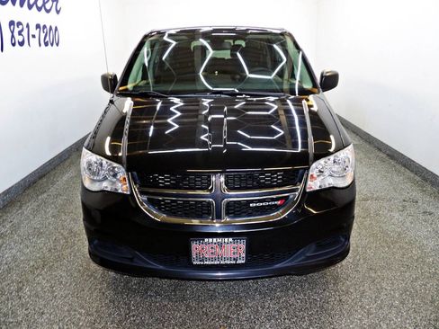 Used 2018 Dodge Grand Caravan SE w/ UConnect Hands-Free Group FWD image 2