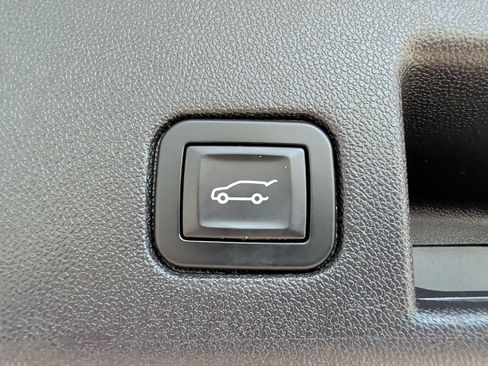 Used 2019 Chevrolet Equinox LT w/ Driver Convenience Package FWD image 20