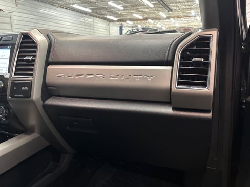 Used 2018 Ford F250 Lariat w/ Lariat Value Package AWD/4WD image 30