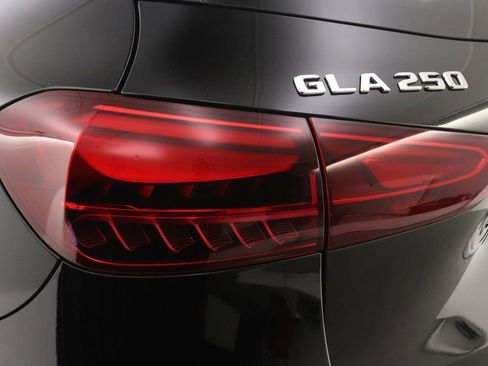 Certified 2025 Mercedes-Benz GLA 250 image 21