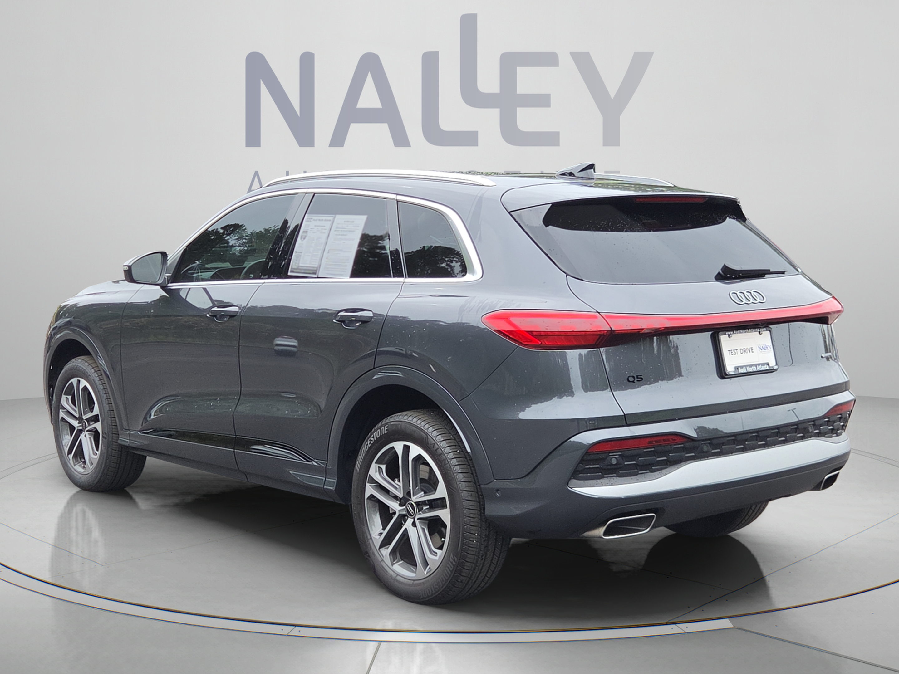 Used 2025 Audi Q5 Premium Plus AWD/4WD image 3