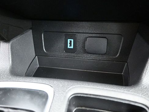 Used 2019 Ford Escape SE image 19