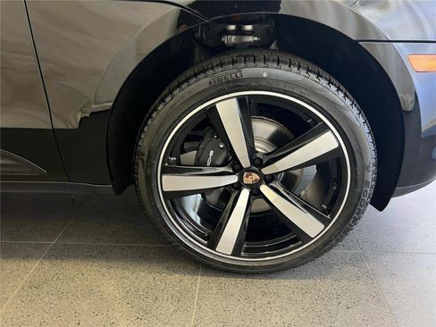 Used 2026 Porsche Macan image 13