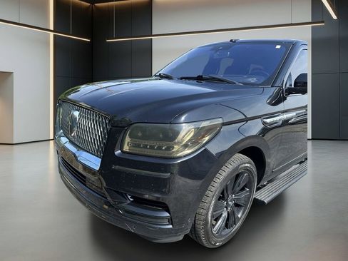 Used 2019 Lincoln Navigator Reserve AWD/4WD image 7