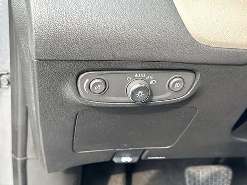 Used 2022 Buick Encore GX Preferred w/ Cold Weather Comfort Package FWD image 32