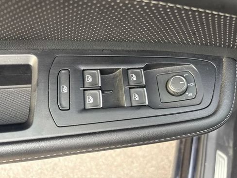 Used 2025 Volkswagen Atlas SE FWD image 27