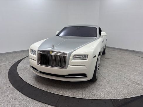 Used 2016 Rolls-Royce Wraith RWD image 25
