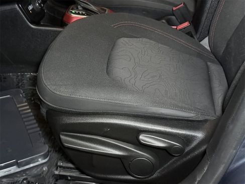 Used 2020 Jeep Renegade Trailhawk image 17