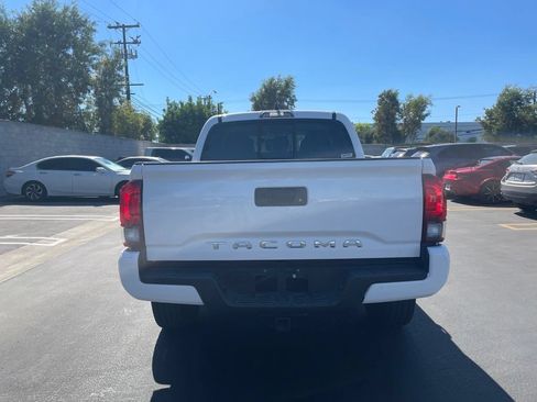 Used 2020 Toyota Tacoma SR w/ SR Convenience Package RWD image 3