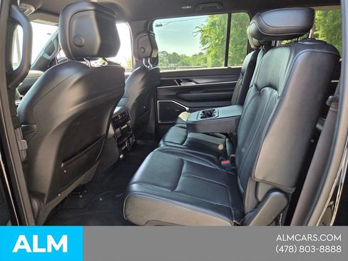 Used 2023 Jeep Wagoneer L Series II AWD/4WD image 4