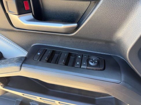 Certified 2025 Toyota Tacoma Limited AWD/4WD image 10