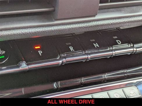 Used 2023 Lincoln Corsair Reserve w/ Equipment Group 201A image 5