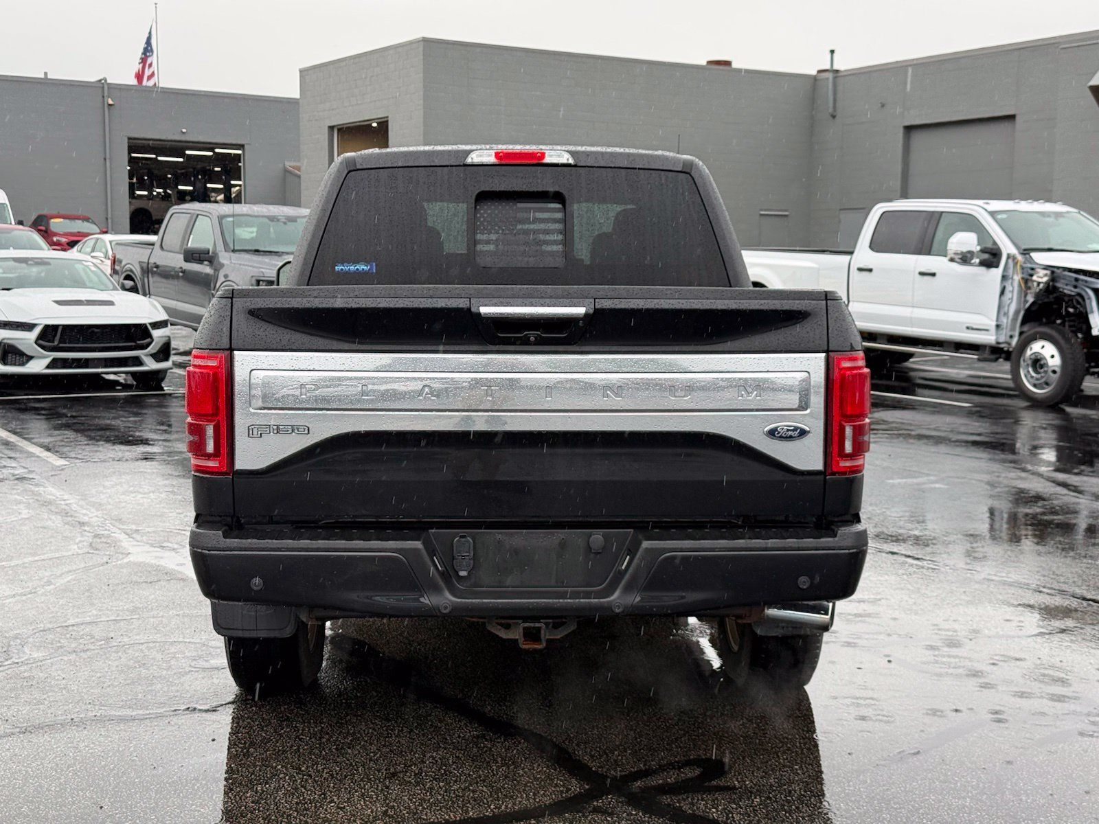 Used 2015 Ford F150 Platinum w/ Equipment Group 701A Luxury AWD/4WD image 5