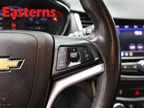 Used 2021 Chevrolet Trax LT w/ Driver Confidence Package image 16