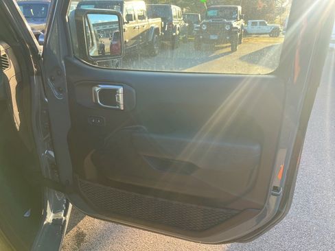 New 2026 Jeep Gladiator Sport image 10