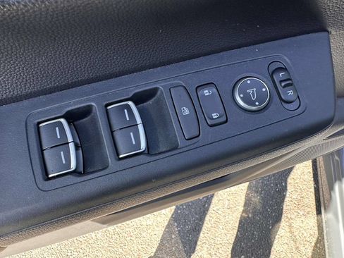 Used 2024 Honda CR-V Sport Touring image 9
