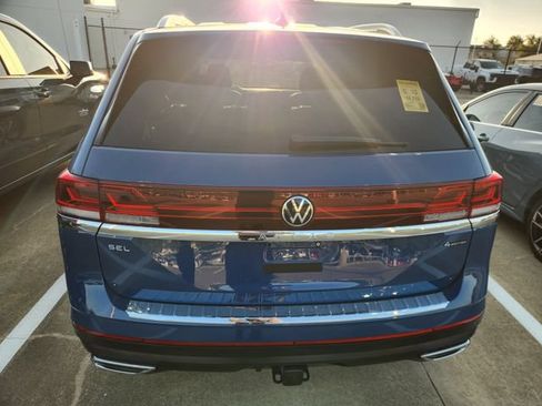 Used 2025 Volkswagen Atlas SEL AWD/4WD image 5
