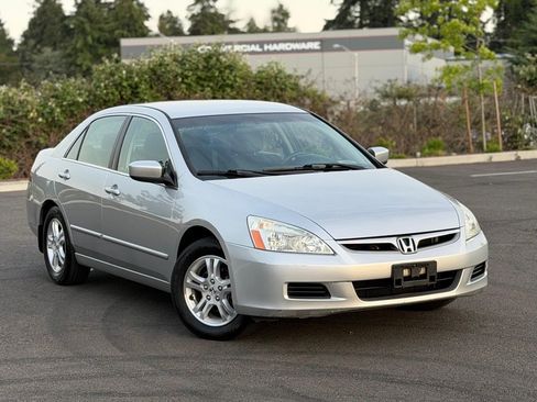 Used 2006 Honda Accord SE image 2