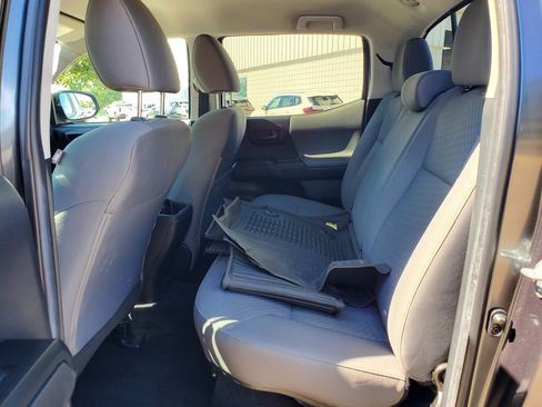 Used 2022 Toyota Tacoma SR AWD/4WD image 28