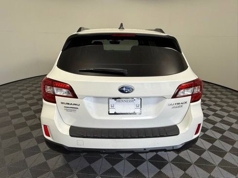 Used 2017 Subaru Outback 2.5i Touring AWD/4WD image 5