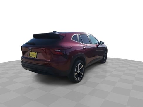 Used 2025 Chevrolet Trax RS w/ Sunroof Package FWD image 8