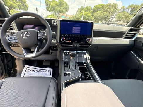 Used 2026 Lexus GX 550 w/ Cold Area Package AWD/4WD image 19