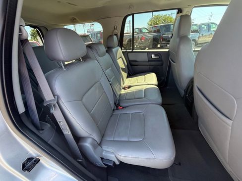 Used 2003 Ford Expedition XLT AWD/4WD image 8