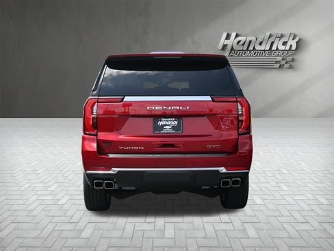 Used 2025 GMC Yukon Denali w/ Sun & Power Step Package AWD/4WD image 9