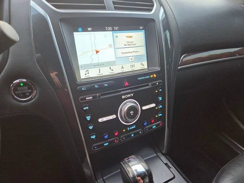 Used 2018 Ford Explorer Platinum AWD/4WD image 14
