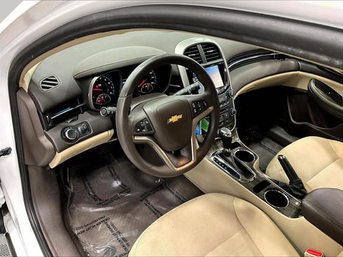 Used 2016 Chevrolet Malibu LT FWD image 17