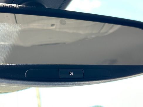 Used 2020 Chrysler Voyager Lxi FWD image 44